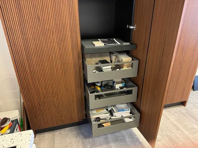 Schröder - showroomkeuken met kastenwand - afbeelding 6 van  23