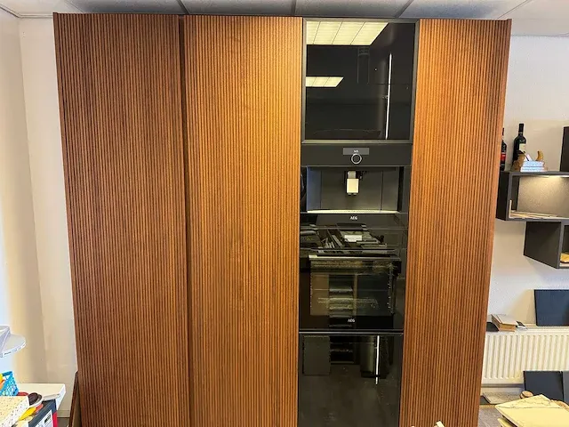 Schröder - showroomkeuken met kastenwand - afbeelding 12 van  23