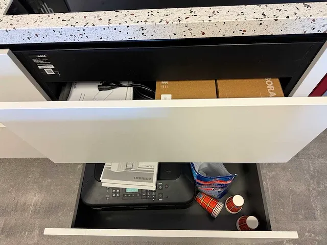 Schröder - showroomkeuken met kastenwand - afbeelding 23 van  23