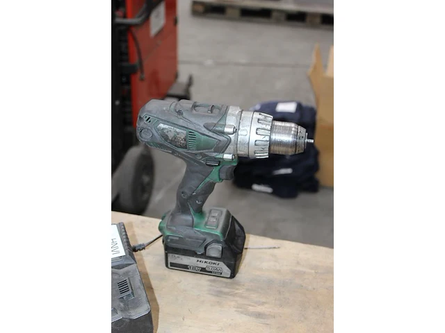 Schroefboormachine hitachi met 18v accu en lader. - afbeelding 2 van  2