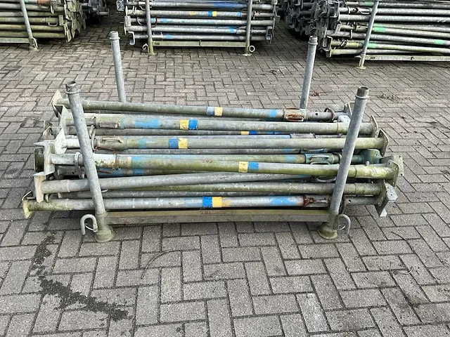 Schroefstempels in bok (25x) - afbeelding 1 van  4