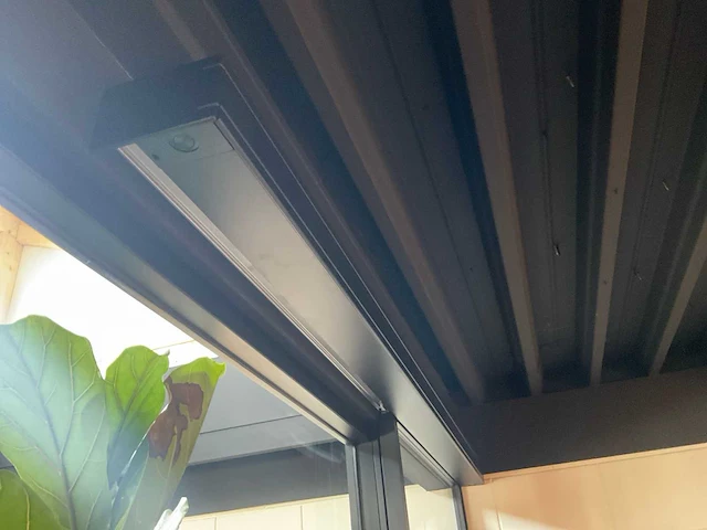 Schüco glazen wand met 3 deuren (14,34 mtr) - afbeelding 11 van  33