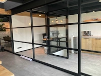 Schüco glazen wand met 3 deuren (14,34 mtr) - afbeelding 1 van  33