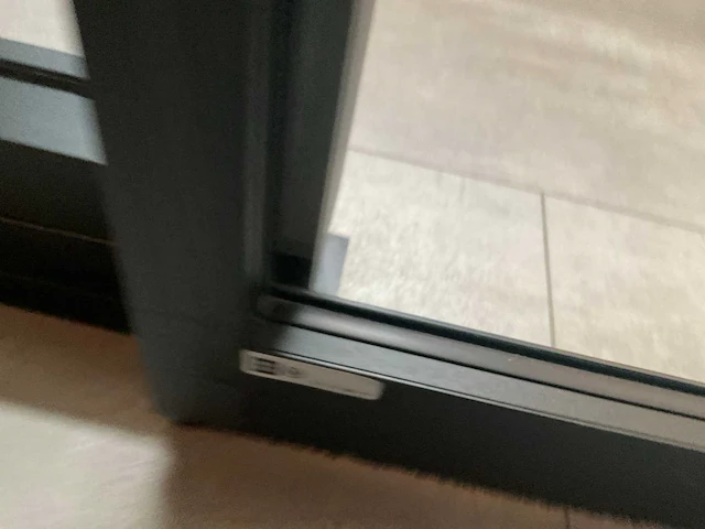 Schüco glazen wand met 3 deuren (14,34 mtr) - afbeelding 19 van  33