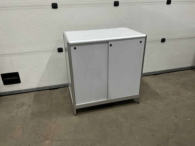 Schuifdeur kasten (16x) - afbeelding 1 van  9