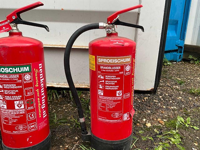Schuim brandblusser (2x) - afbeelding 2 van  5