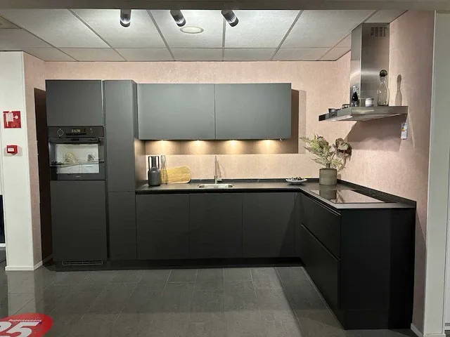 Schüller - showroomkeuken - afbeelding 1 van  32