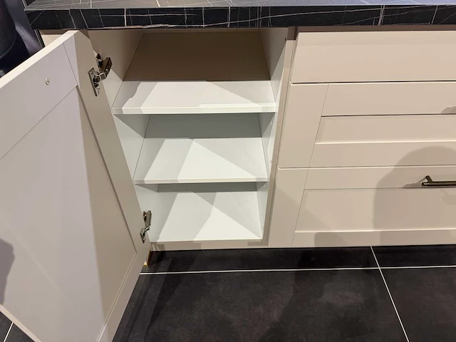 Schuller - showroomkeuken - afbeelding 23 van  38