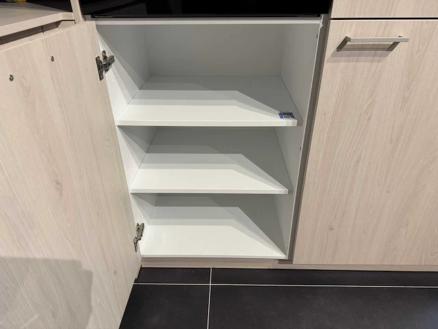 Schuller - showroomkeuken - afbeelding 14 van  33