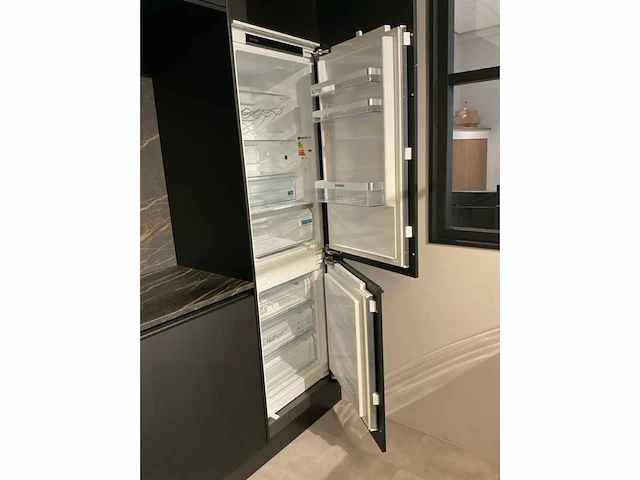 Schuller c avo avola eiland showroomkeuken met wandopstelling - afbeelding 11 van  40