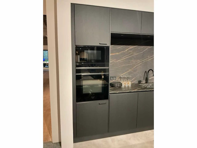 Schuller c avo avola eiland showroomkeuken met wandopstelling - afbeelding 14 van  40