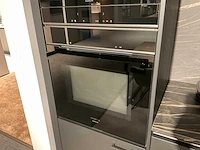 Schuller c avo avola eiland showroomkeuken met wandopstelling - afbeelding 18 van  40