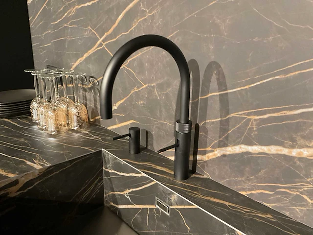 Schuller c avo avola eiland showroomkeuken met wandopstelling - afbeelding 21 van  40