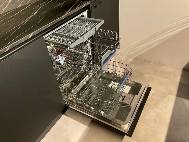 Schuller c avo avola eiland showroomkeuken met wandopstelling - afbeelding 25 van  40