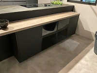 Schuller c avo avola eiland showroomkeuken met wandopstelling - afbeelding 26 van  40