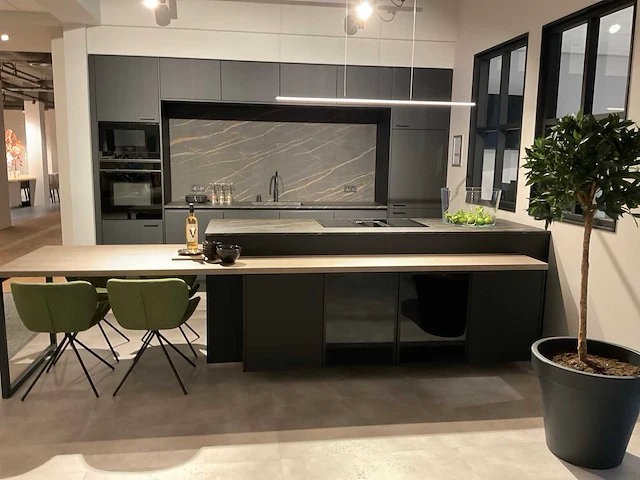 Schuller c avo avola eiland showroomkeuken met wandopstelling - afbeelding 2 van  40
