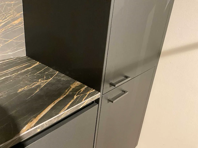 Schuller c avo avola eiland showroomkeuken met wandopstelling - afbeelding 37 van  40