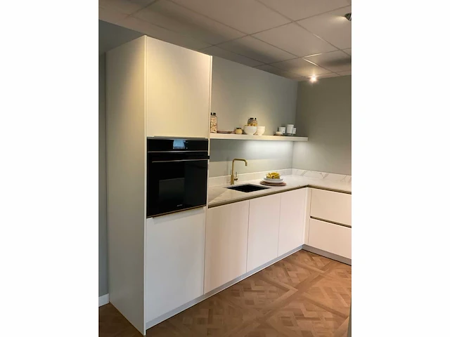 Schuller c bie biella hoekopgestelde showroomkeuken - afbeelding 3 van  29