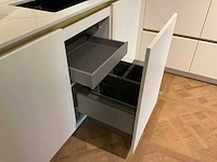 Schuller c bie biella hoekopgestelde showroomkeuken - afbeelding 5 van  29