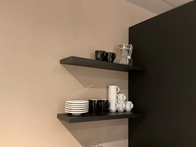 Schuller c fma fino matt-c avo avola eiland showroomkeuken met hoekwandopstelling en hoge kastenwand - afbeelding 15 van  59