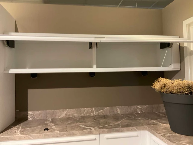 Schuller c fma fino matt-c avo avola eiland showroomkeuken met hoekwandopstelling en hoge kastenwand - afbeelding 19 van  59