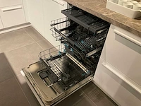 Schuller c fma fino matt-c avo avola eiland showroomkeuken met hoekwandopstelling en hoge kastenwand - afbeelding 41 van  59