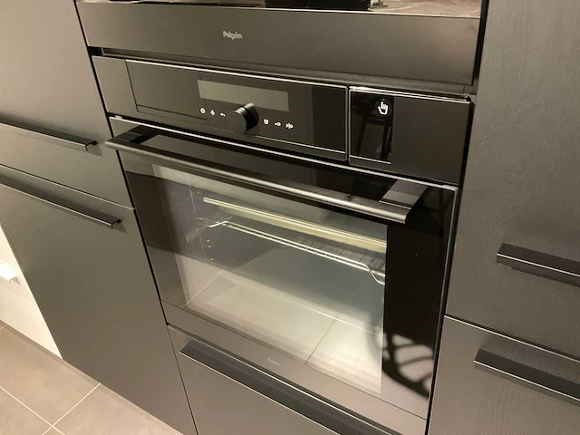 Schuller c fma fino matt-c avo avola eiland showroomkeuken met hoekwandopstelling en hoge kastenwand - afbeelding 49 van  59
