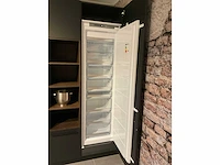 Schuller c fma fino matt-c avo avola eiland showroomkeuken met hoekwandopstelling en hoge kastenwand - afbeelding 55 van  59