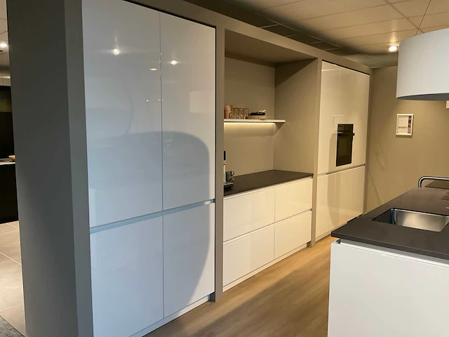 Schuller c gal gala eiland showroomkeuken met wandopstelling - afbeelding 23 van  42