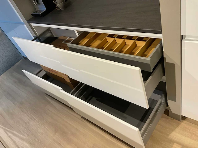 Schuller c gal gala eiland showroomkeuken met wandopstelling - afbeelding 25 van  42