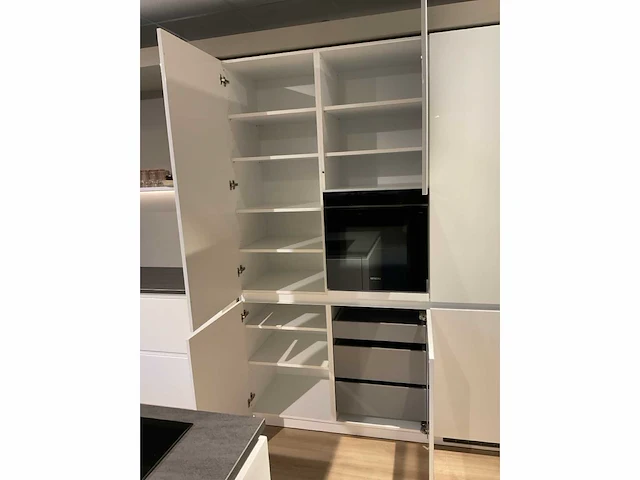 Schuller c gal gala eiland showroomkeuken met wandopstelling - afbeelding 29 van  42