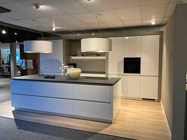 Schuller c gal gala eiland showroomkeuken met wandopstelling - afbeelding 2 van  42