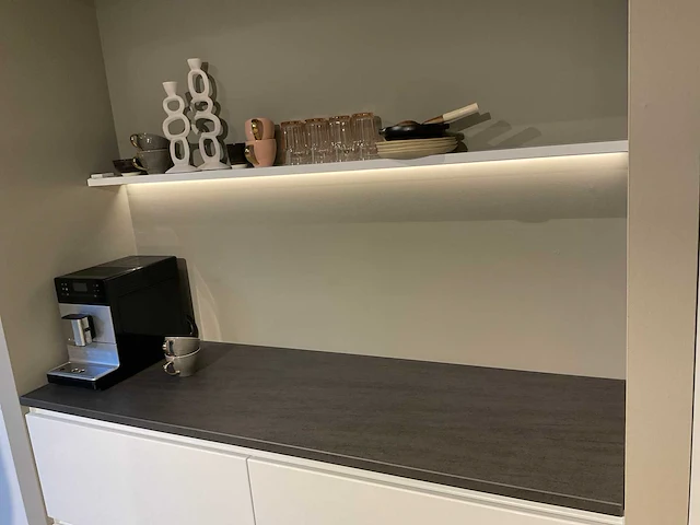 Schuller c gal gala eiland showroomkeuken met wandopstelling - afbeelding 35 van  42