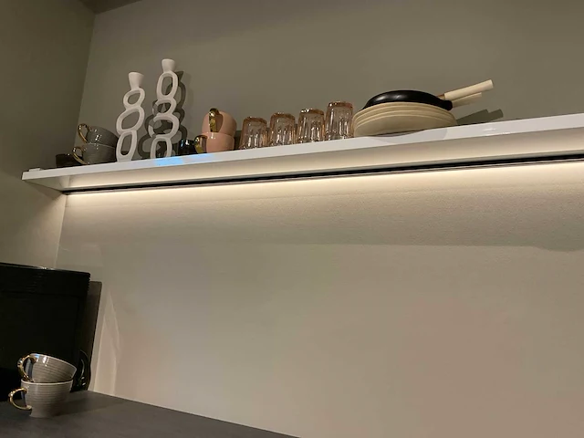 Schuller c gal gala eiland showroomkeuken met wandopstelling - afbeelding 36 van  42