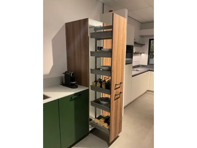 Schuller c sie siena hoekopgestelde showroomkeuken - afbeelding 2 van  28