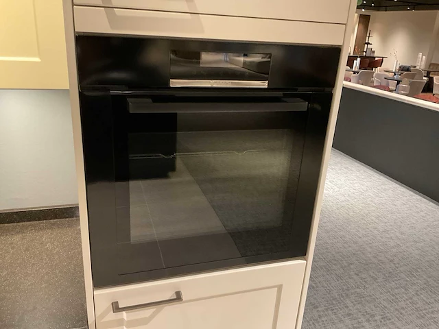 Schuller c via vienna satin hoekopgestelde showroomkeuken - afbeelding 16 van  28