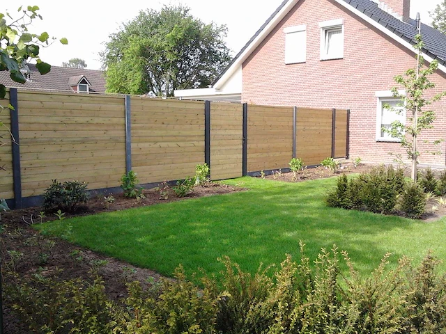 Schutting massief 11,50m - 190/205cm hoog - afbeelding 1 van  3