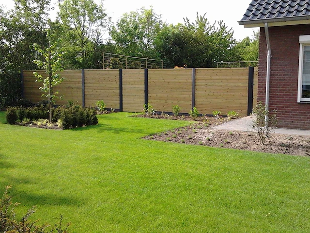 Schutting massief 11,50m - 190/205cm hoog - afbeelding 2 van  3