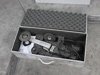 Schuurmachine finet easy in metalen box. - afbeelding 1 van  2