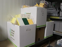 Schuursponzen en sponzen in 4 dozen. - afbeelding 1 van  2