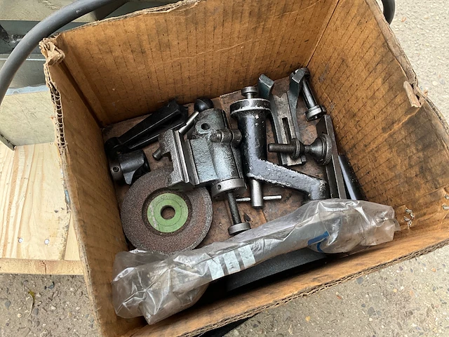 Scledum m25/s kleppenslijpmachine - afbeelding 10 van  12