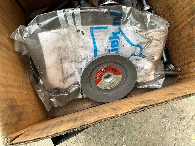Scledum m25/s kleppenslijpmachine - afbeelding 11 van  12