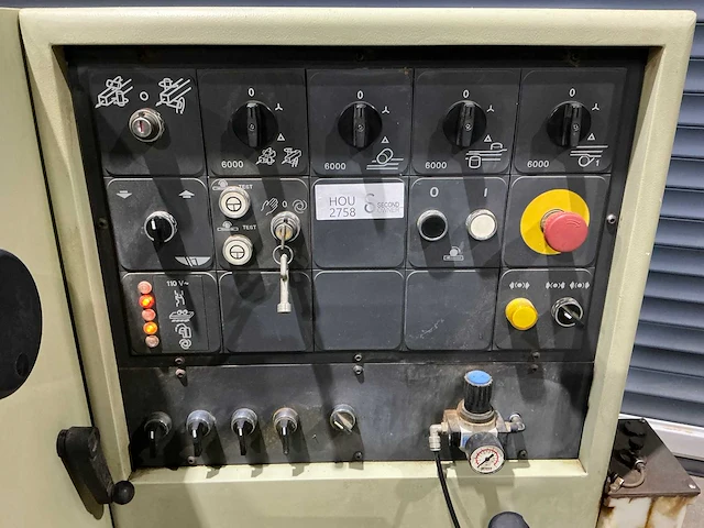 Scm - 1997 - compact 23 - vierzijdige profileer- en schaafmachine - afbeelding 21 van  23
