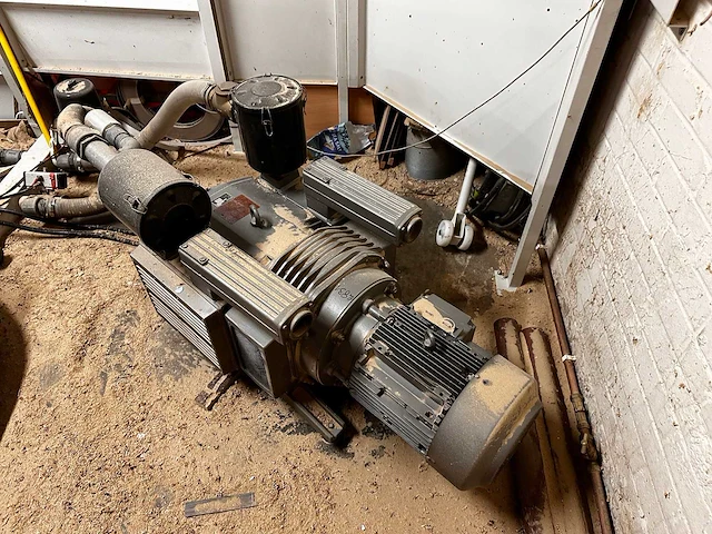 Scm - record 125 - cnc-bewerkingscentra - 2005 - afbeelding 4 van  18