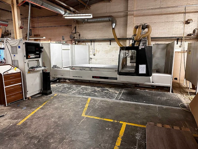 Scm - record 125 - cnc-bewerkingscentra - 2005 - afbeelding 1 van  18