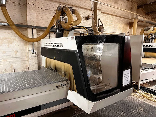 Scm - record 125 - cnc-bewerkingscentra - 2005 - afbeelding 11 van  18