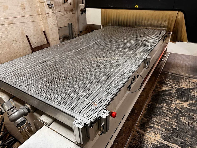 Scm - record 125 - cnc-bewerkingscentra - 2005 - afbeelding 16 van  18
