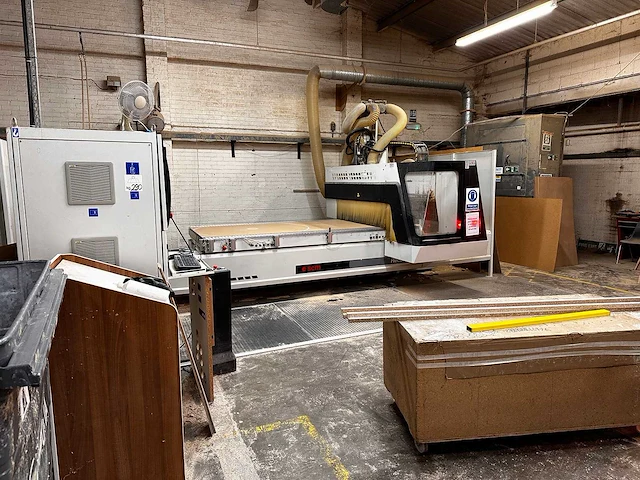 Scm - record 125 n - cnc-bewerkingscentra - 2004 - afbeelding 2 van  22