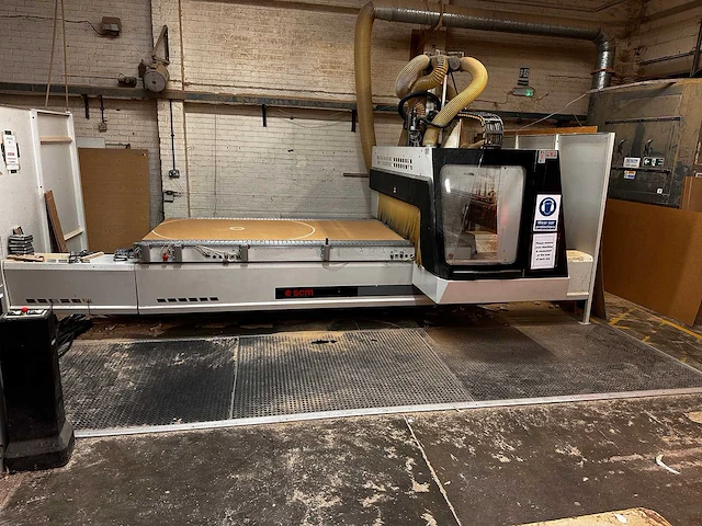 Scm - record 125 n - cnc-bewerkingscentra - 2004 - afbeelding 3 van  22