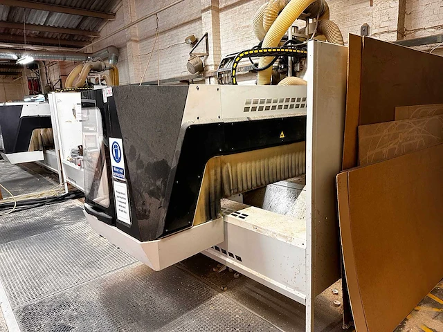 Scm - record 125 n - cnc-bewerkingscentra - 2004 - afbeelding 11 van  22